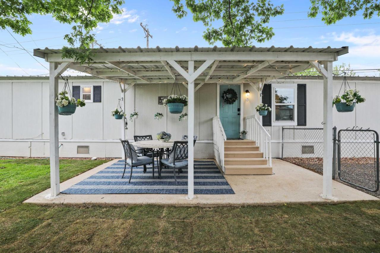 Pet-Friendly Lake Dallas Home Near Lewisville Lake Екстер'єр фото
