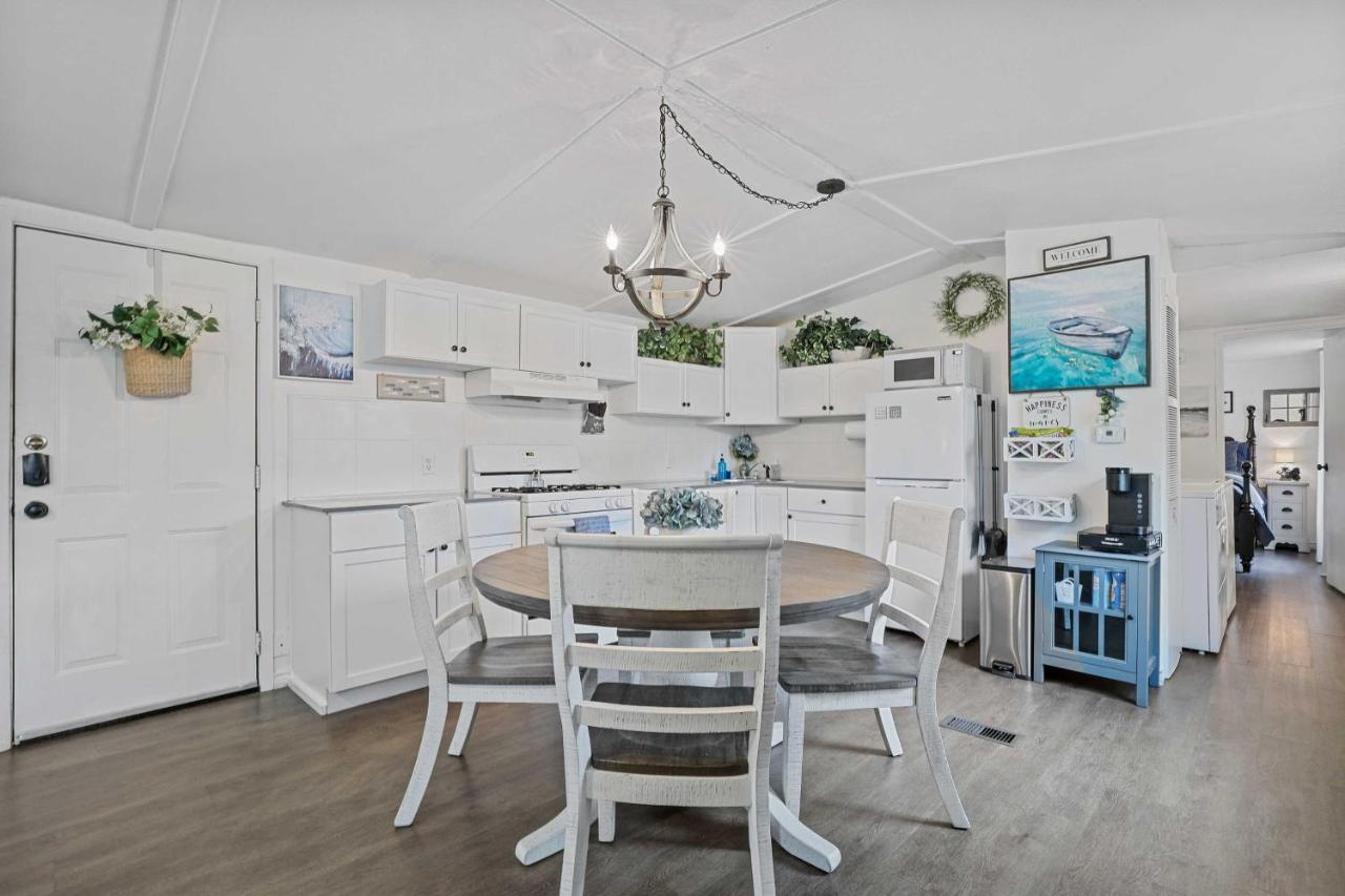 Pet-Friendly Lake Dallas Home Near Lewisville Lake Екстер'єр фото